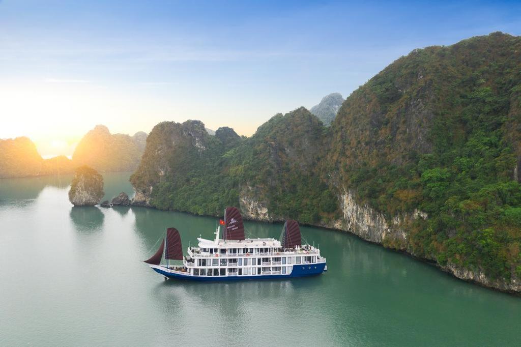 فندق Lapinta Luxury Cruises ها لونغ المظهر الخارجي الصورة